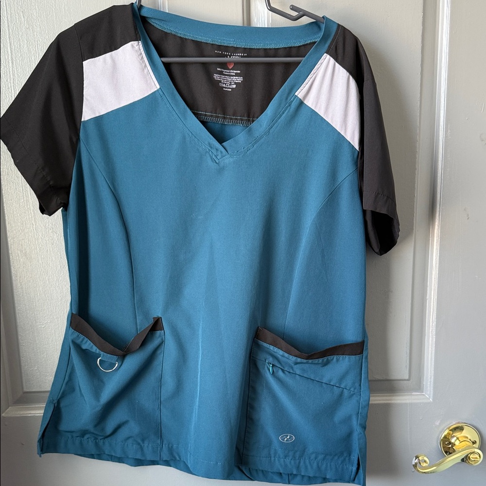 New York Laundry Teal and Black Short Sleeve Top